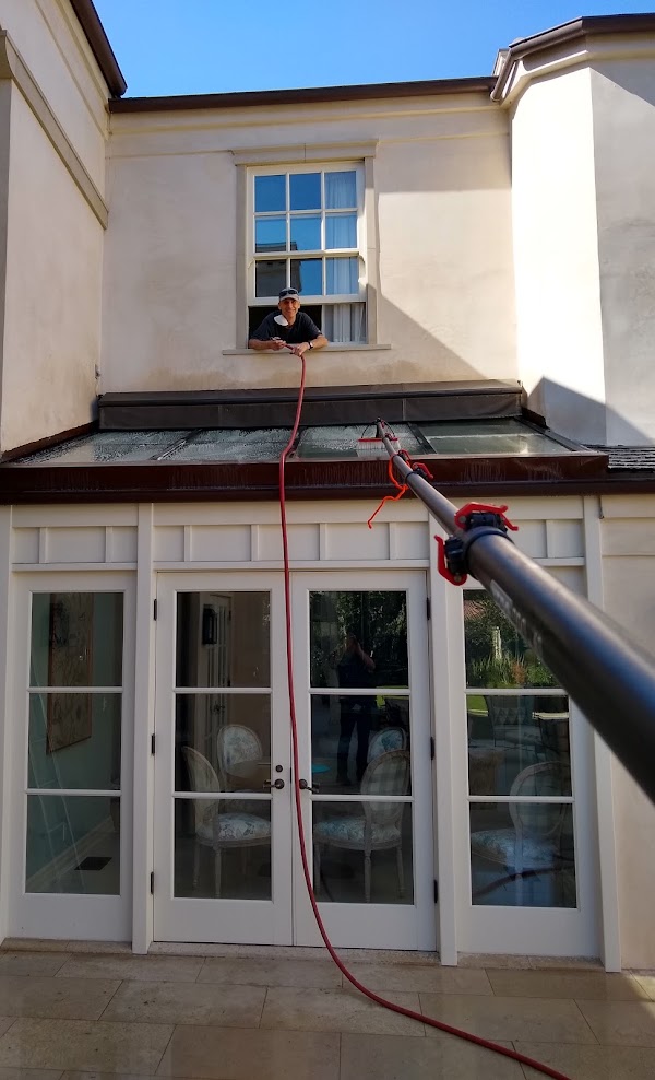 Water-fed pole window cleaning